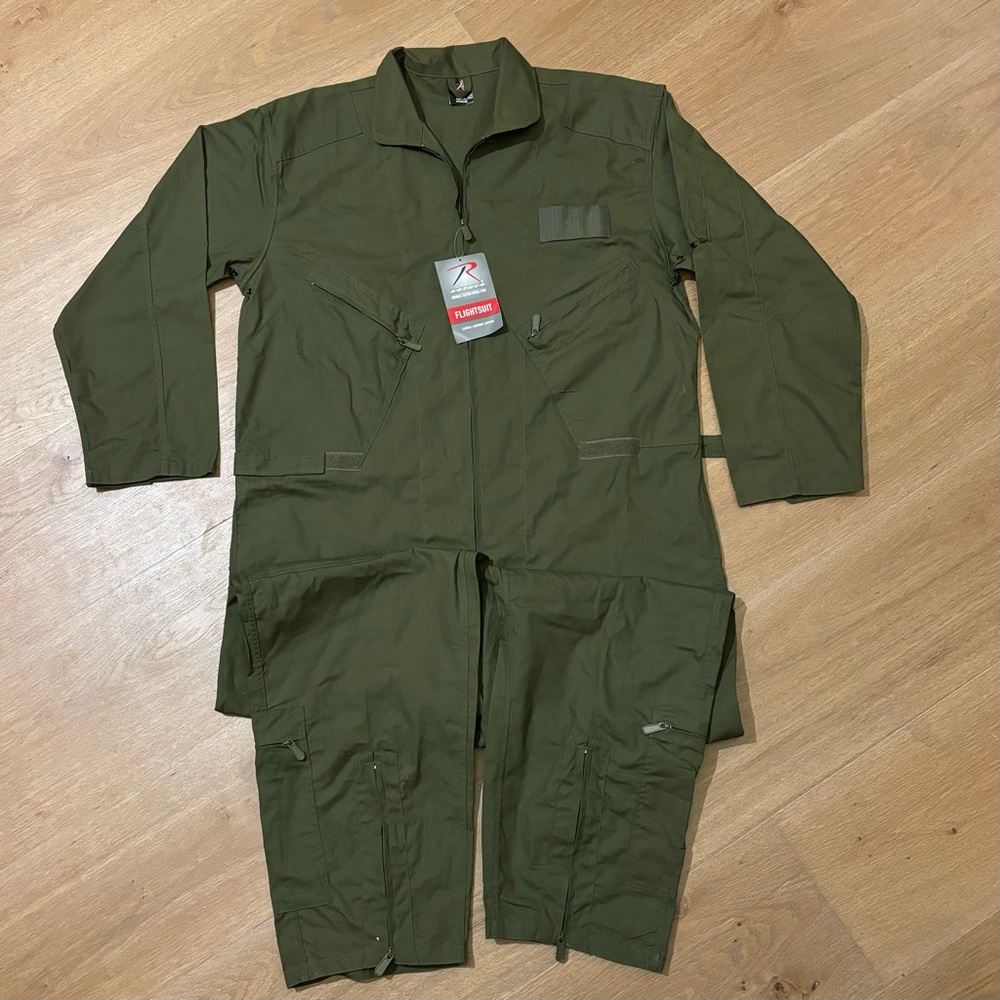 NWT men’s military flightsuit